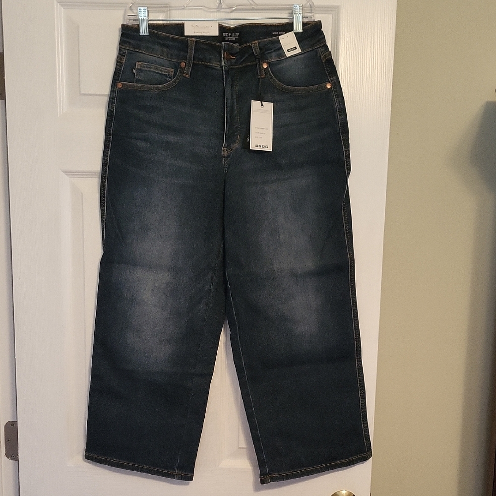 Ladies JUDY BLUE Denim Crop Pants